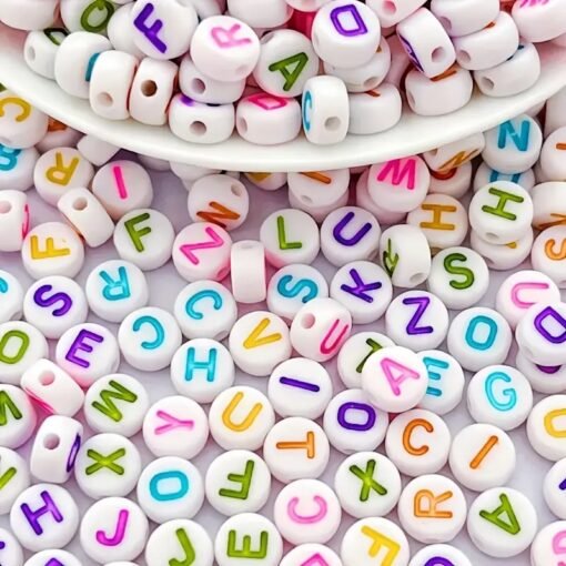 Contas Brancas Redondas com Letras Coloridas – 200 pcs
